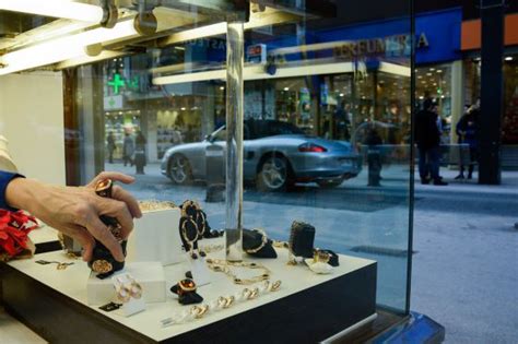 jewelry stores in andorra.